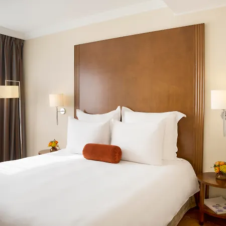 Warwick 4* Geneva