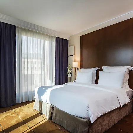 Warwick Hotel 4*