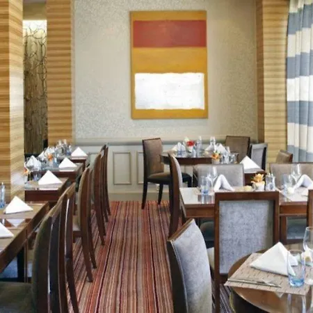 Hotel Warwick 4*