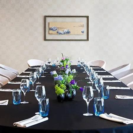 Warwick Hotel